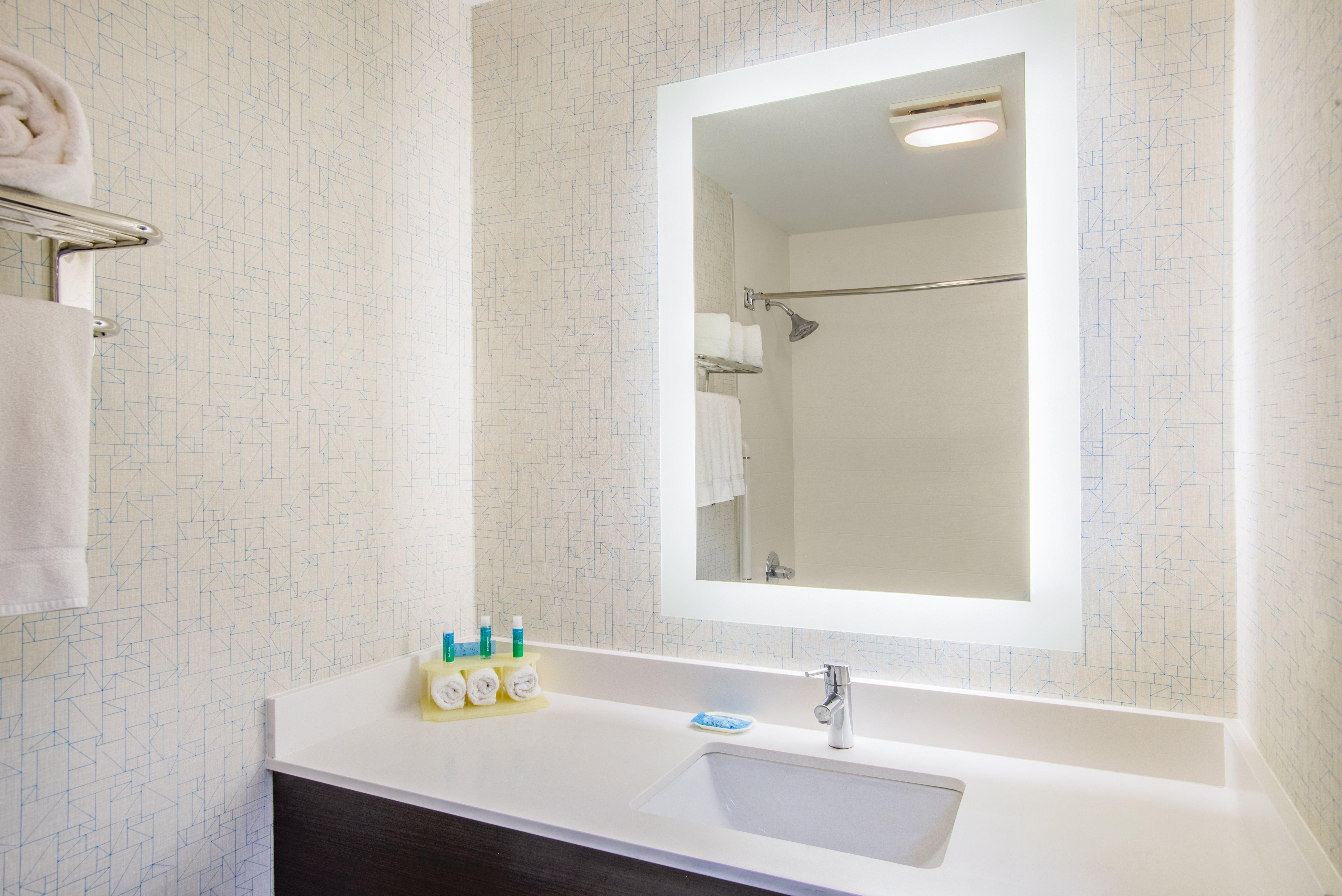 Holiday Inn Express Hotel & Suites Boston - Marlboro By Ihg Hudson Exterior photo