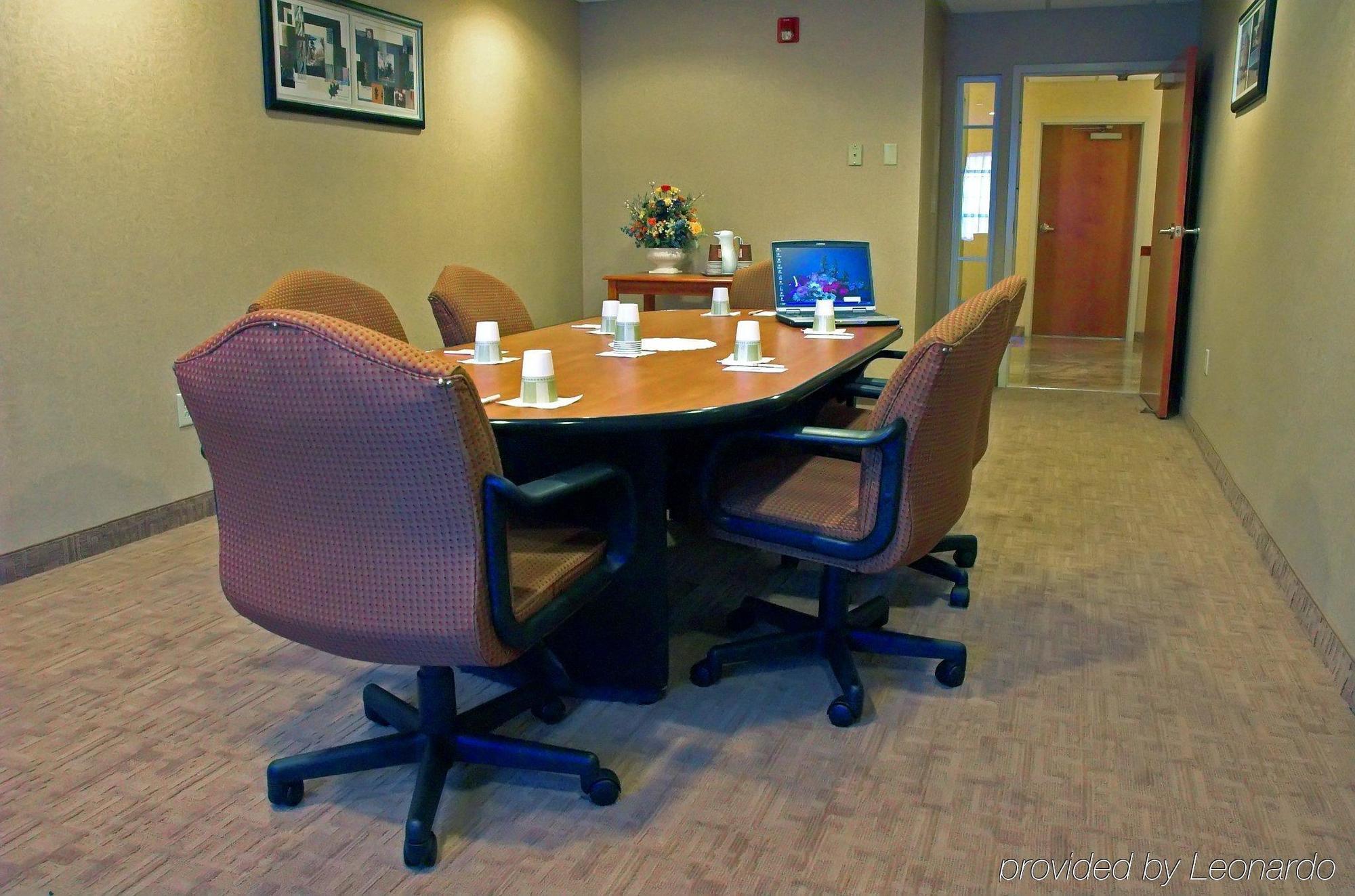 Holiday Inn Express Hotel & Suites Boston - Marlboro By Ihg Hudson Facilities photo