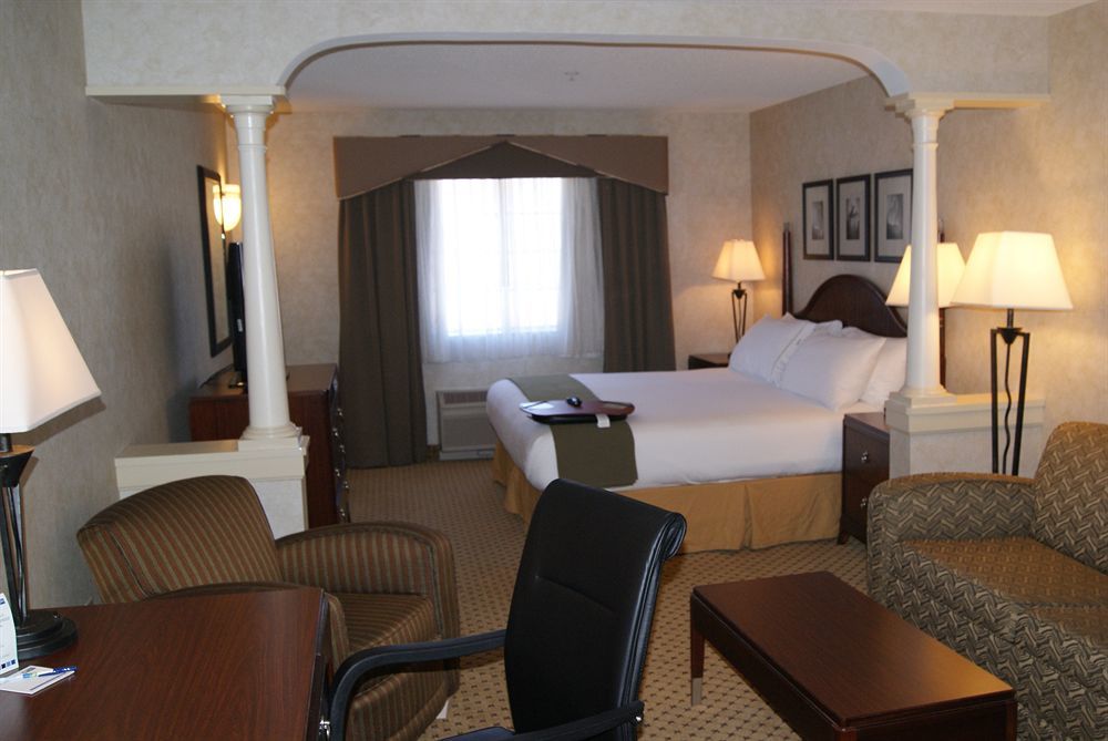 Holiday Inn Express Hotel & Suites Boston - Marlboro By Ihg Hudson Exterior photo