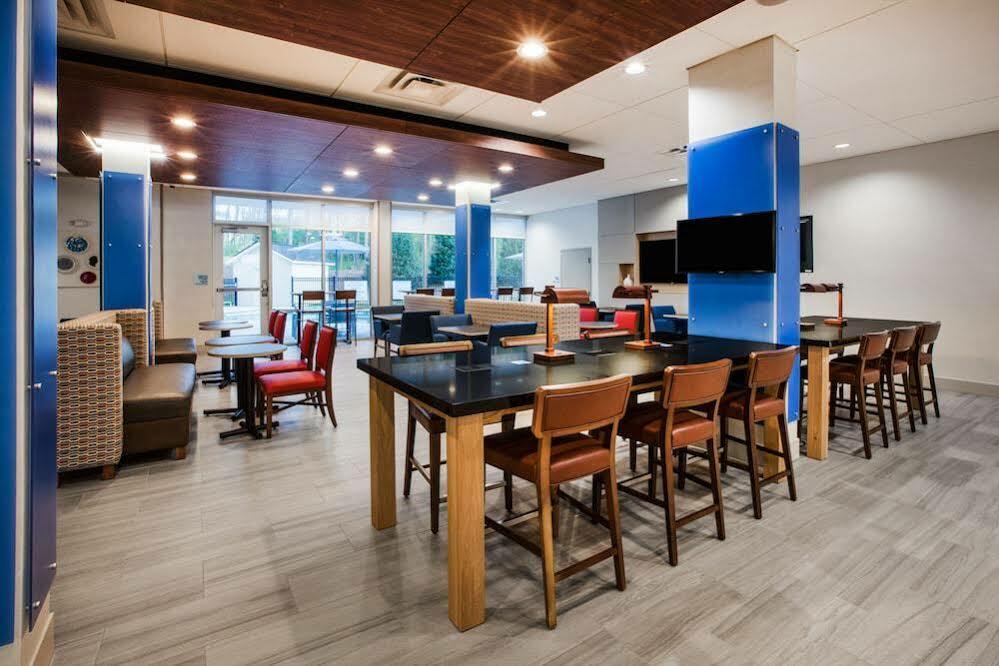 Holiday Inn Express Hotel & Suites Boston - Marlboro By Ihg Hudson Exterior photo